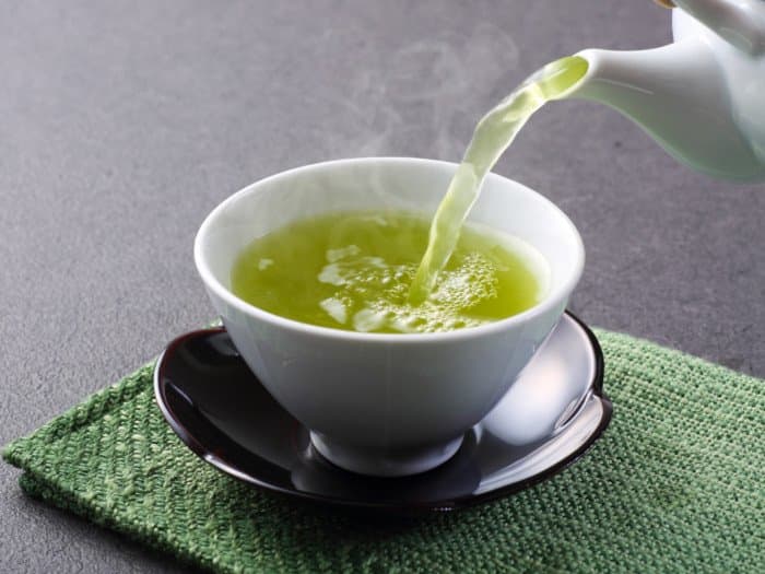 Drinking green tea on a regular basis can help prevent memory loss, dementia, and Alzheimer's disease.