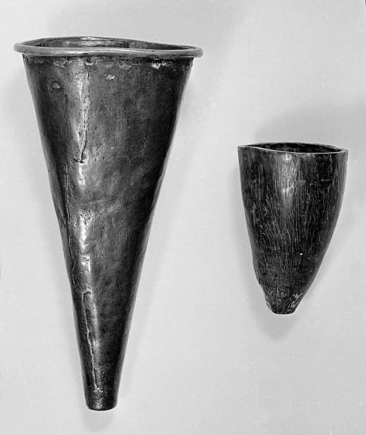 Indian cupping tools. The left made out of copper. The right from an animal horn. -