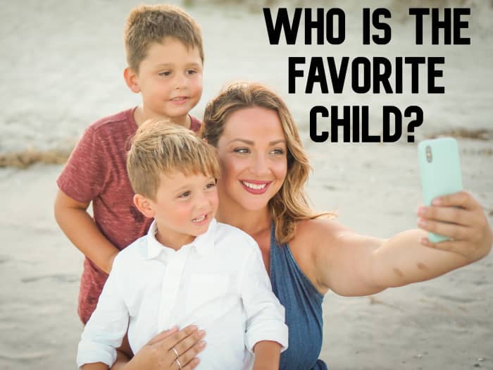 Parents often have a favorite child, no matter how much they deny it. Favoritism impacts how parents think, feel, and act towards their offspring. It also affects the kids. Here are the signs that Mom and Dad are playing favorites.