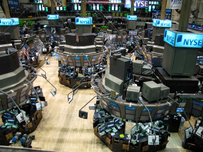 Trading room in action