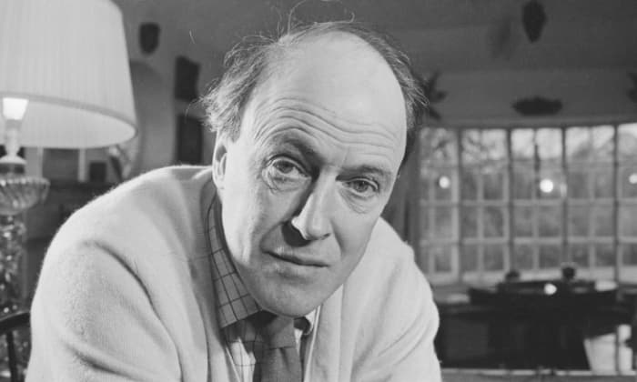 Biography of Roald Dahl: Author, Short Story Writer and Poet - Owlcation