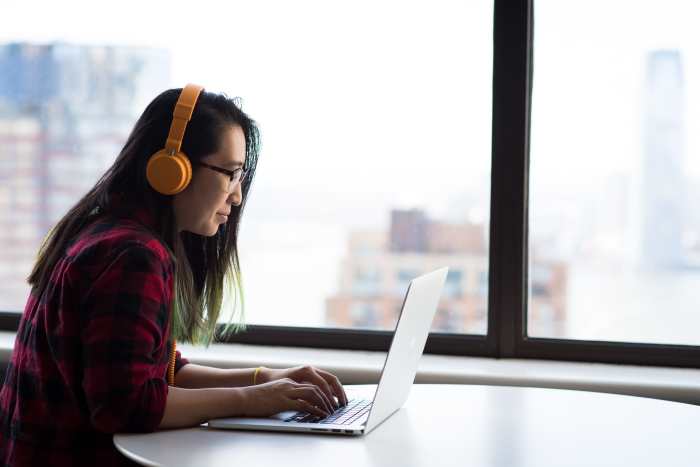 Rev is an online transcription company that pays freelance transcriptionists to transcribe files for its customers.