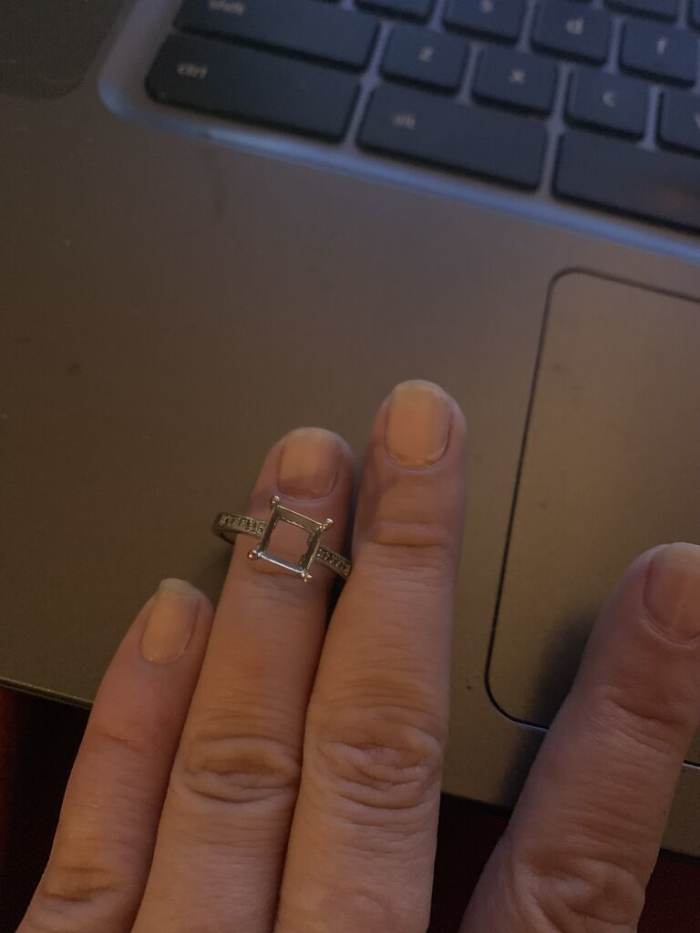 bubbly-belle-vs-fragrant-jewels-bath-bombs