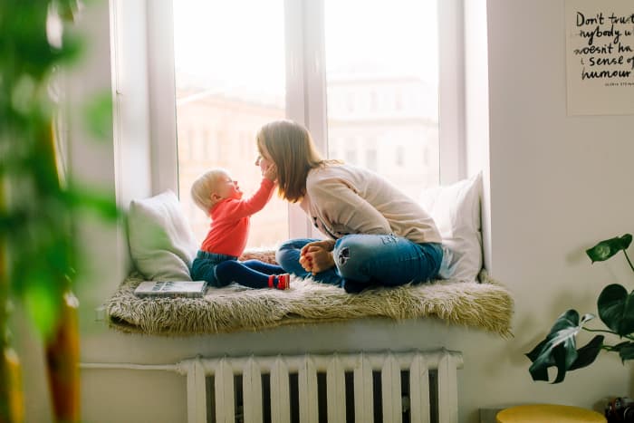 Nothing could be more important than raising your child in the first months of his life. But what if you and your partner can't afford it? Learn how to finance your own leave and keep paying your bills.