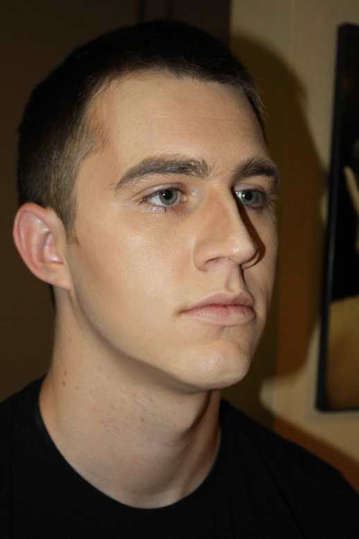 straight-makeup-for-males