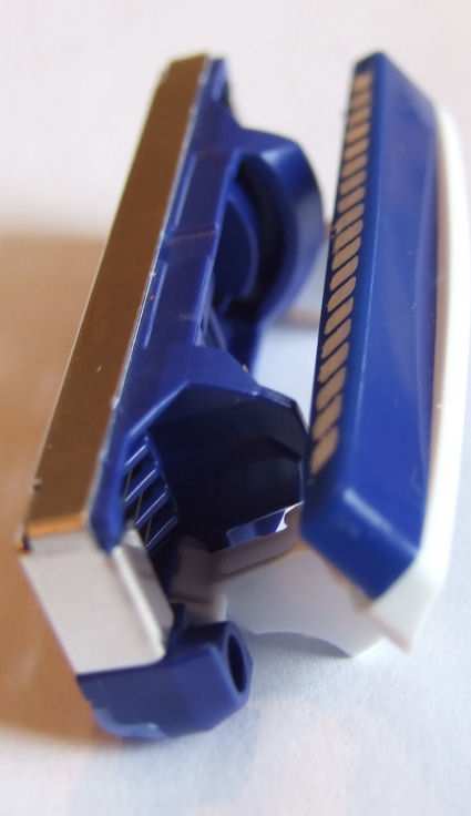 gel reservoir that flips up