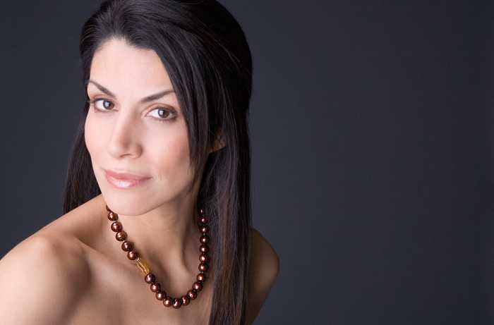 A model wearing a necklace.