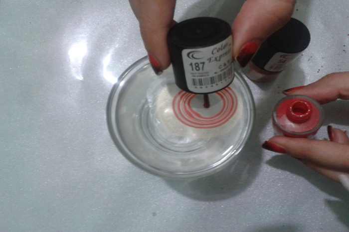 easy-water-marble-nail-art-technique