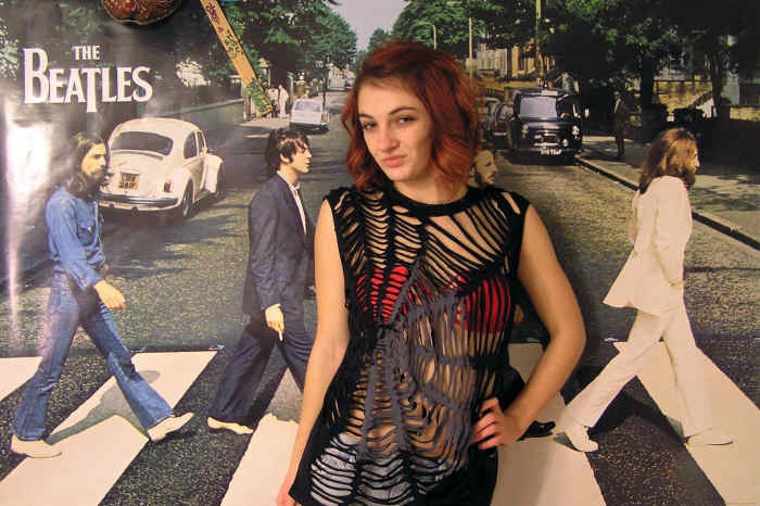 diy-fashion-punk-spiderweb-cut-shirt