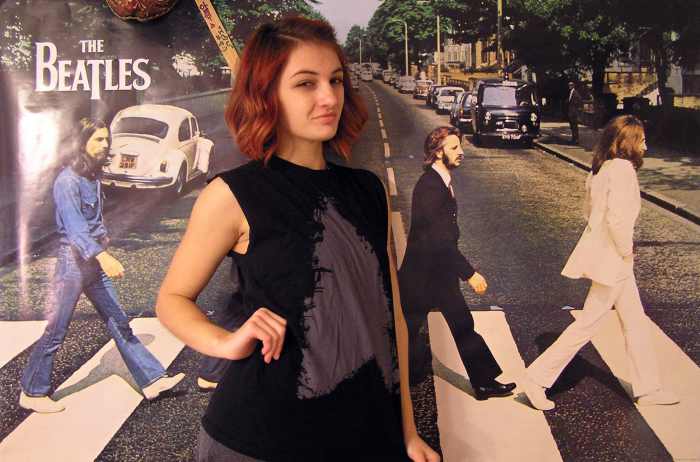 diy-fashion-punk-spiderweb-cut-shirt