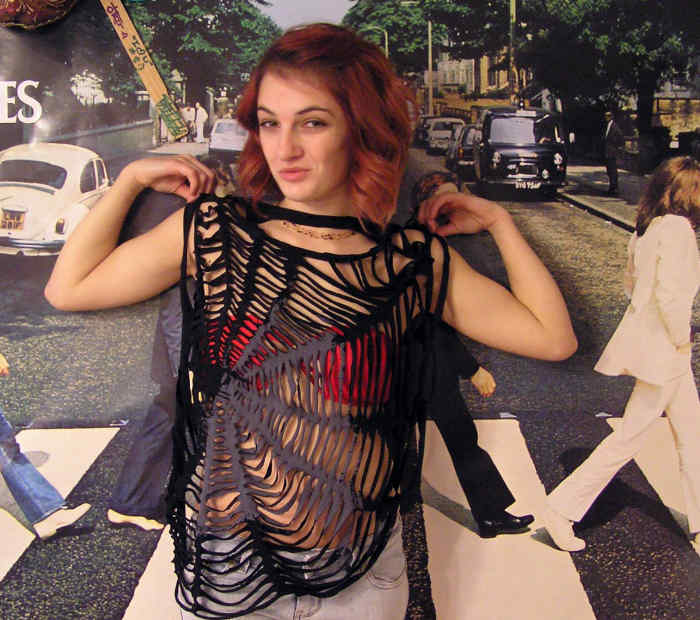 diy-fashion-punk-spiderweb-cut-shirt