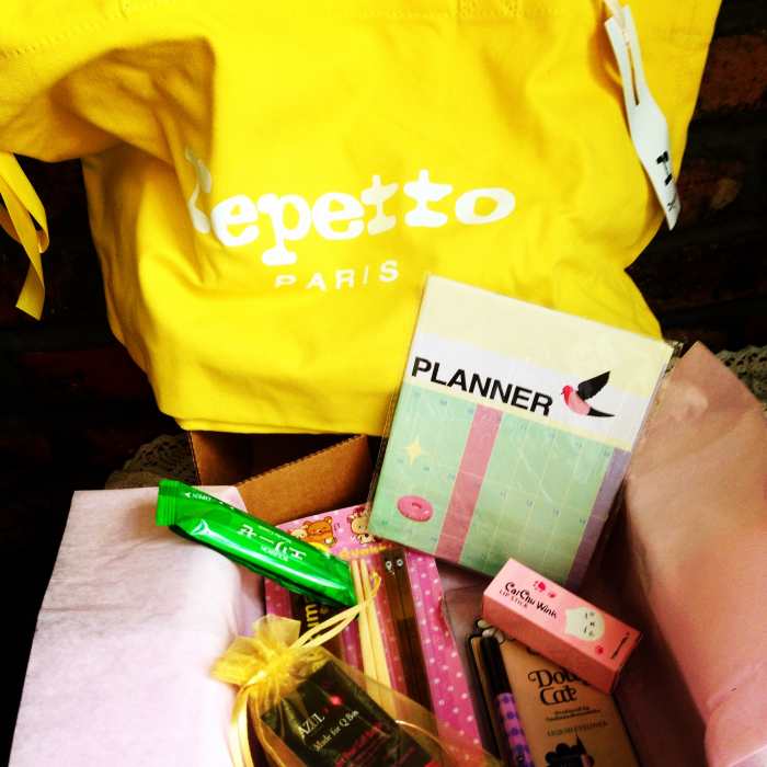 So exciting! These were the contents of the July Q Box. It's such a unique box.