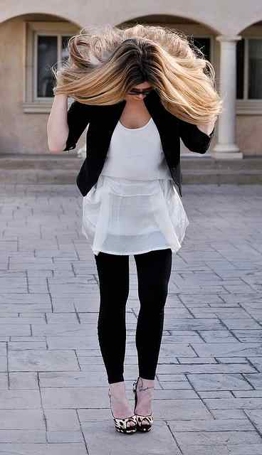 how-to-touch-up-dark-roots-in-blonde-hair