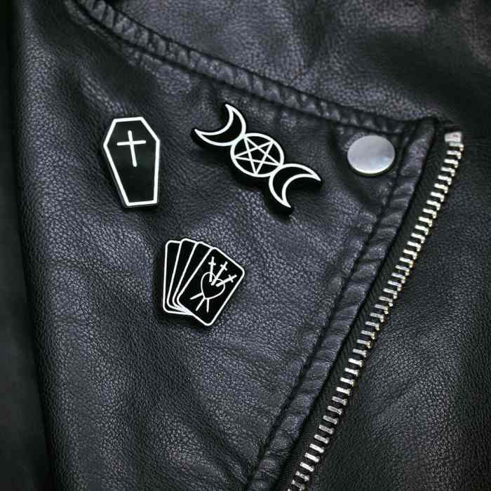 summer-guide-for-goth-girls