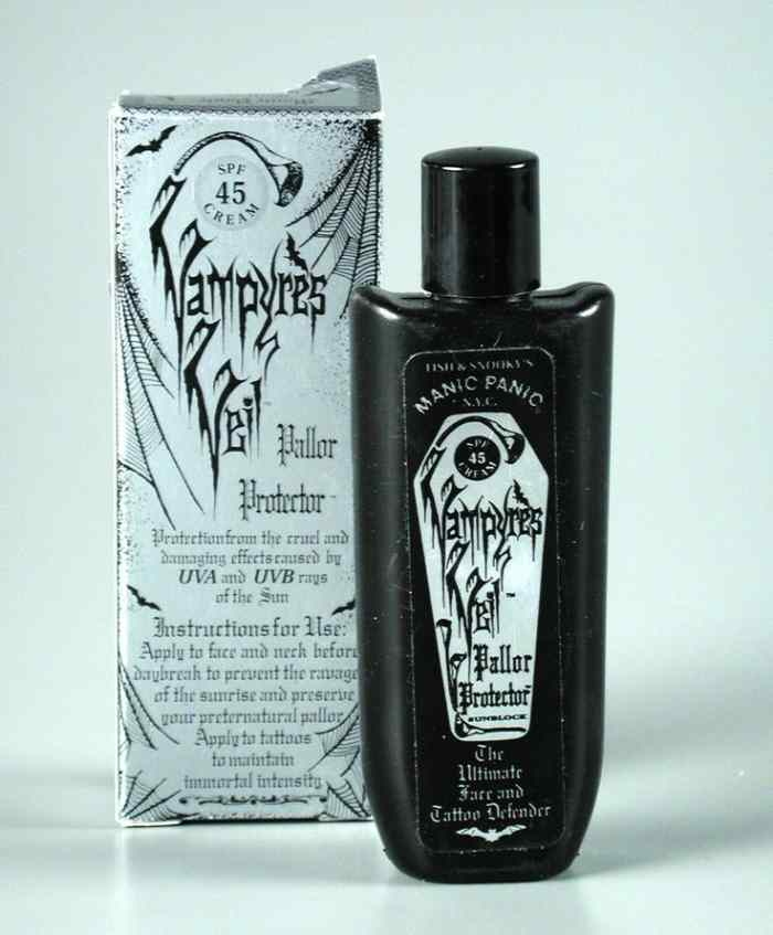summer-guide-for-goth-girls