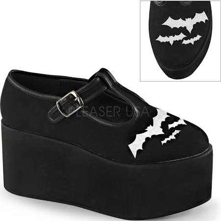 summer-guide-for-goth-girls