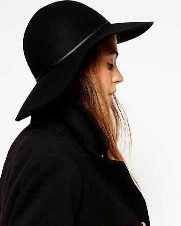 summer-guide-for-goth-girls