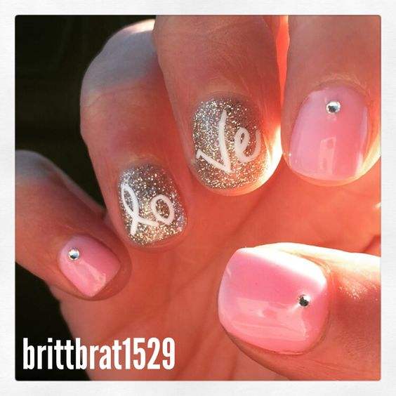 diy-valentines-nail-art