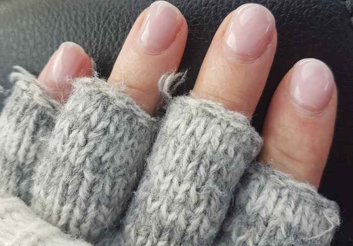 beginner-gel-nails-if-i-can-do-it-so-can-you-trust-me