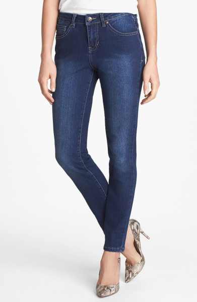 Most women can look great in a well-fitting pair of skinny jeans.