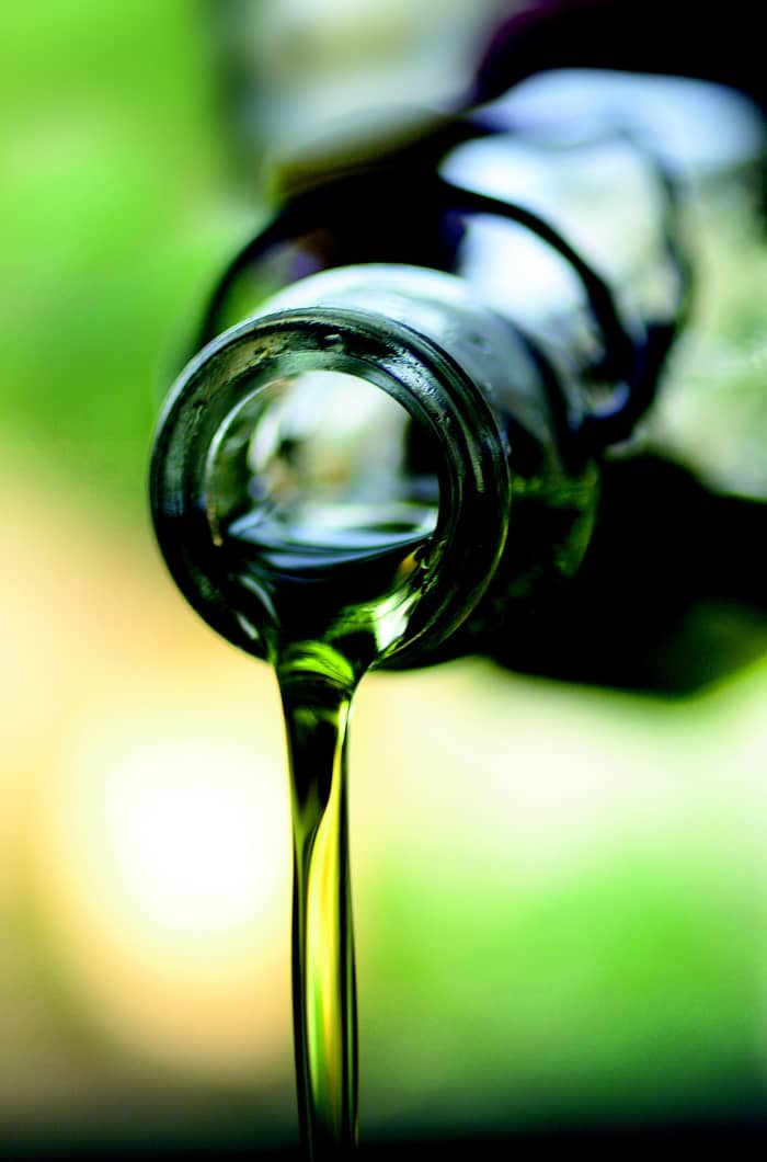 Dry skin can be a year-round problem. Sun damage, allergies, or aging may be to blame, but whatever the cause, there’s an oil to help.