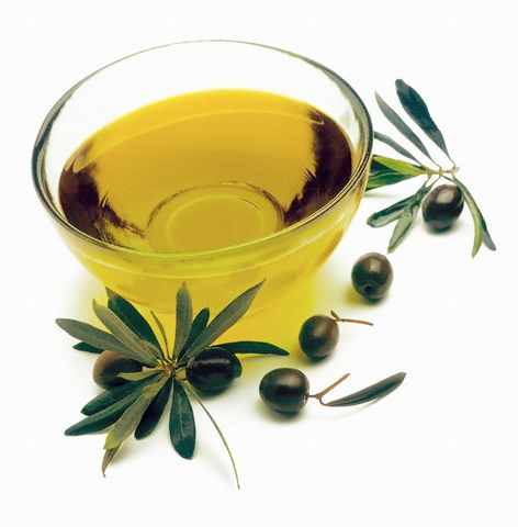 Olive oil doesn't clog pores and is packed with healthy vitamins. 