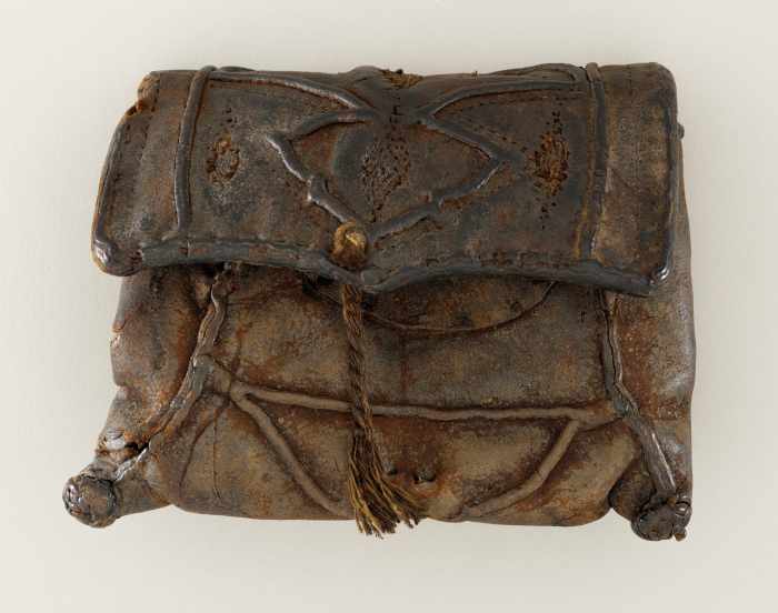 Man's purse 14th century