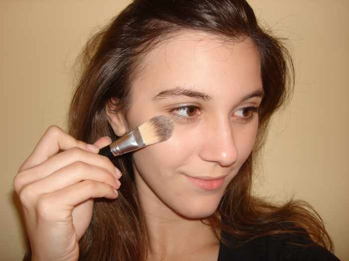 Tip: Blend from the edges of your face to the middle of it to avoid over application.