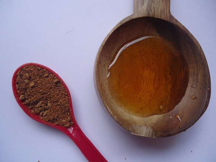 Honey can help battle the bacteria in your skin that cause acne. 