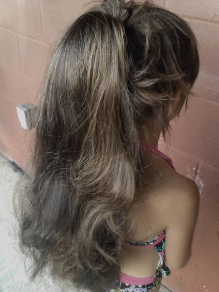 The ends here are frizzy and dry. A light leave-in conditioning spray will prevent this and keep the hair feeling soft.