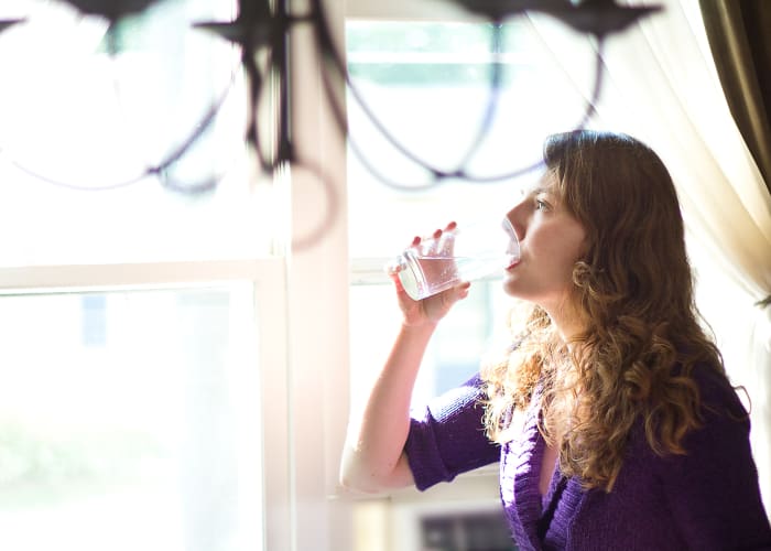 Drinking water, at least eight glasses a day, will lead to healthier skin.