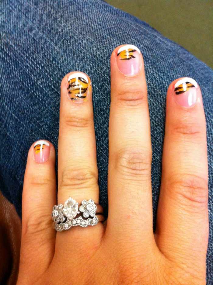 tiger stripe nails