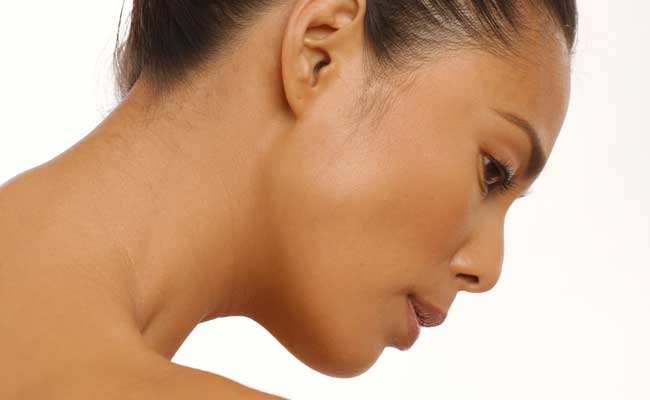 Firm skin and reduced wrinkles are among the benefits of using a facial brush.