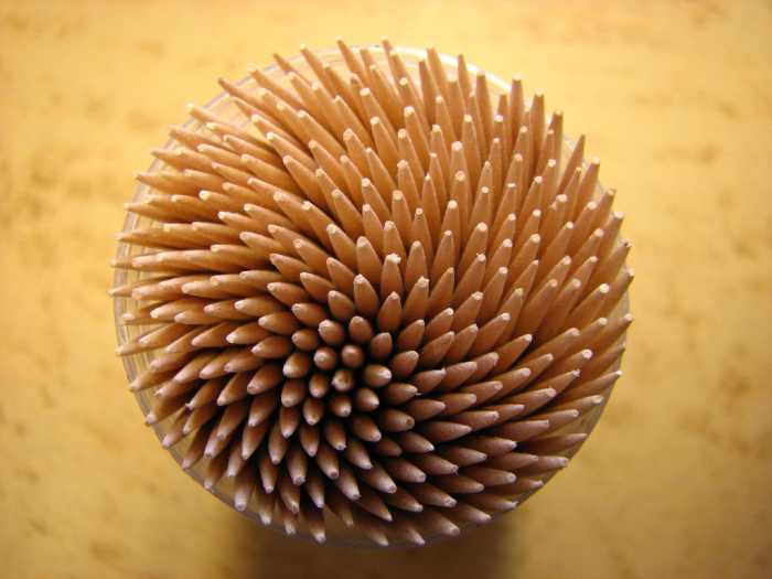 Making your own flavored toothpicks could not be easier.