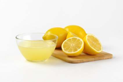 Lemon juice helps to dry out spots and other blemishes
