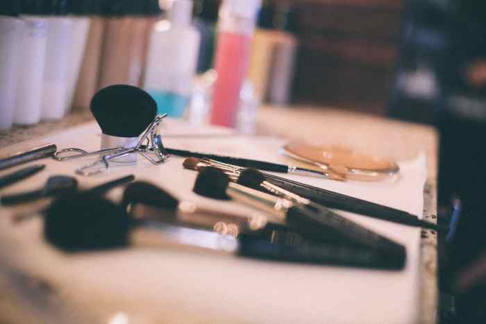 Some foundation makeup goes on like a powder and gives full coverage with a glowing shine.