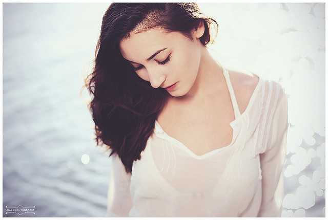 Damaged hair is common amongst people who dye their hair. Learn how to manage this problem.