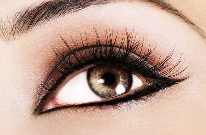 Eyeliner 101: How to Apply Eyeliner for Beginners - Bellatory