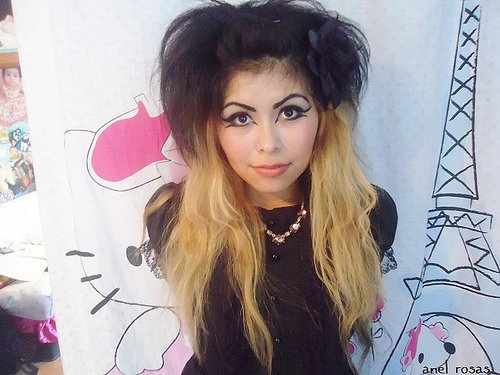  It takes an extra step to achieve black and blonde hair, but the effects can be fantastic! 