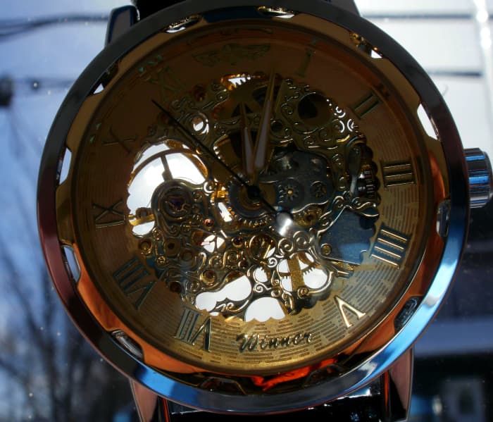Review of the Winner Men's Luxury Semi-Mechanical Skeleton Watch 387588 ...