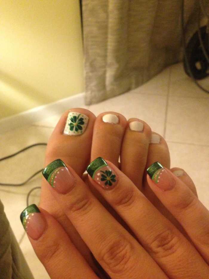 green and white nails