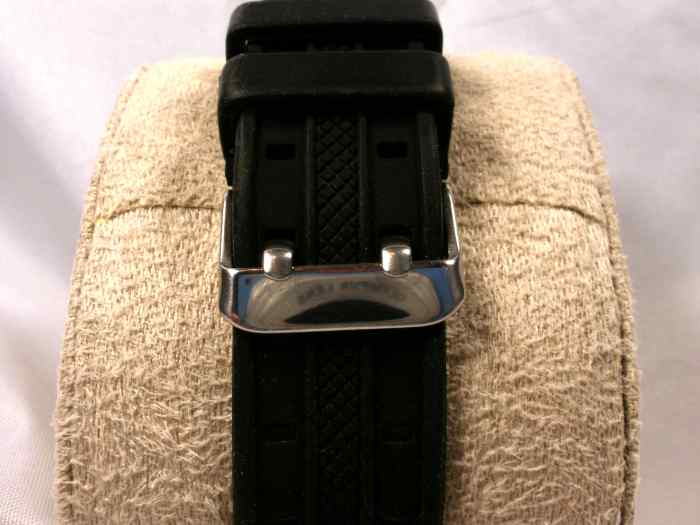 review-of-the-skmei-1064-mens-sports-watch-with-dual-movement-and-solar-power