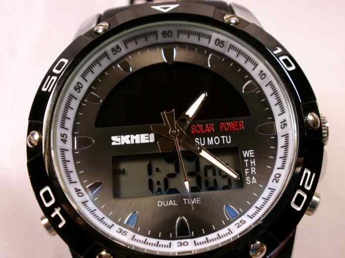 review-of-the-skmei-1064-mens-sports-watch-with-dual-movement-and-solar-power