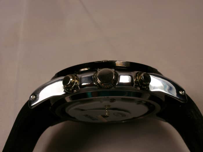 review-of-the-skmei-1064-mens-sports-watch-with-dual-movement-and-solar-power