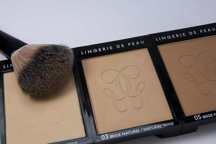 There are many types of contouring products available. In both cream and powder forms.