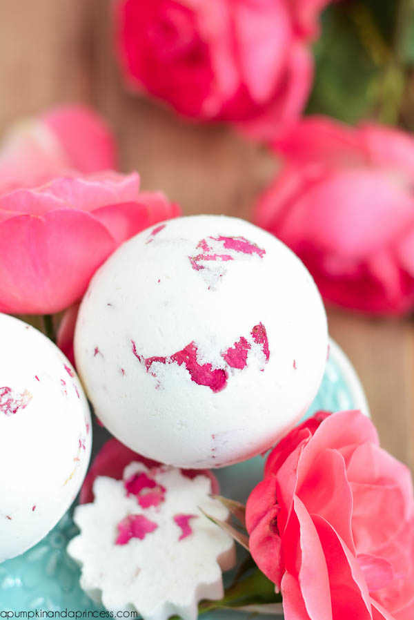 5-diy-bath-bombs-you-can-easily-make-in-your-own-kitchen
