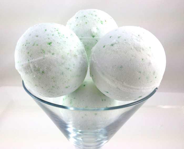 diy-bath-bomb-guide-and-7-inspiring-recipe-combinations