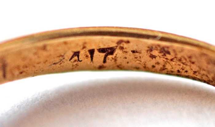 10K gold band. 417.