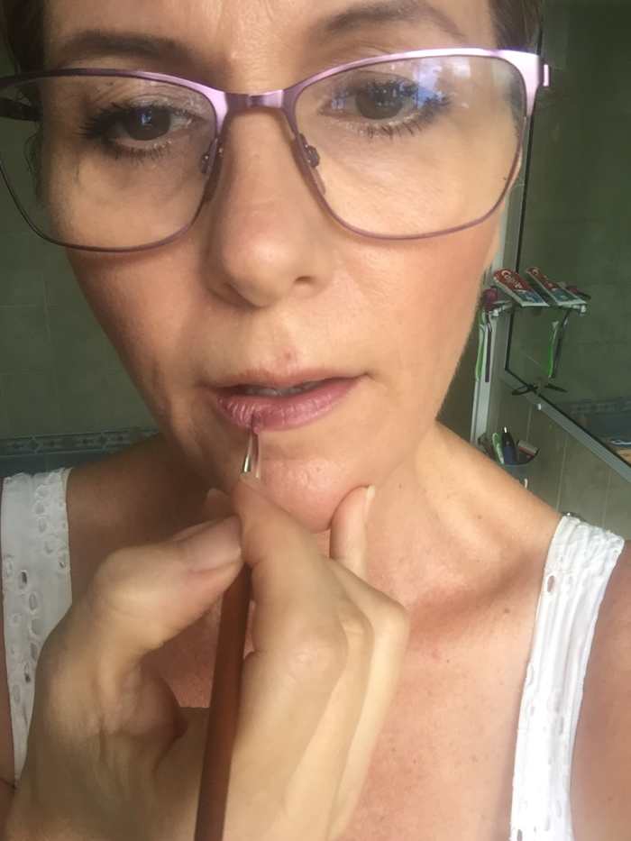 how-to-apply-lipstick-like-a-professional-step-by-step-tutorials-and-tips