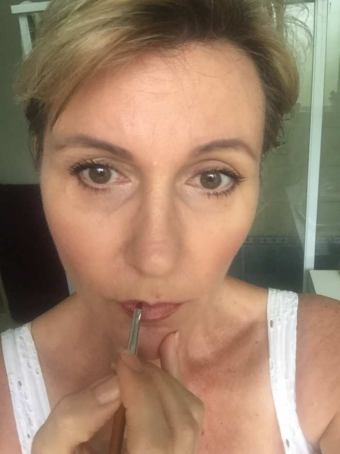 how-to-apply-lipstick-like-a-professional-step-by-step-tutorials-and-tips